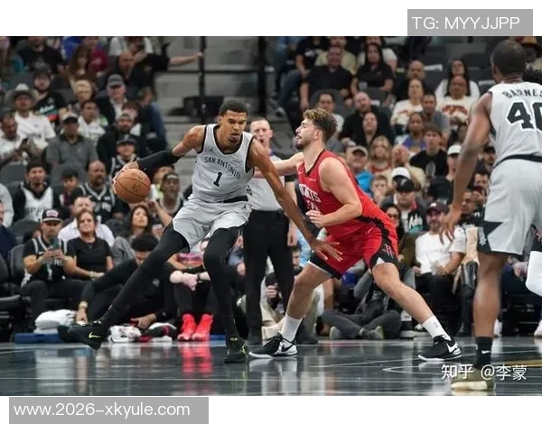 米奇约翰逊谈文班缺席对球队影响坚持原则不变的决心与信念